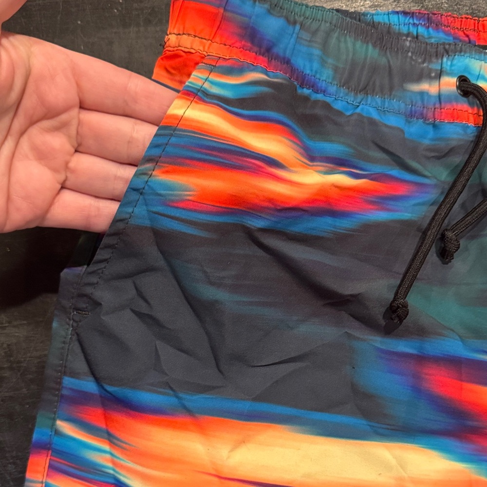 4/$15 Men’s Foreber 21 Vibrant Multicolor Tie-Dye Swim Shorts Size Small - Picture 3 of 7
